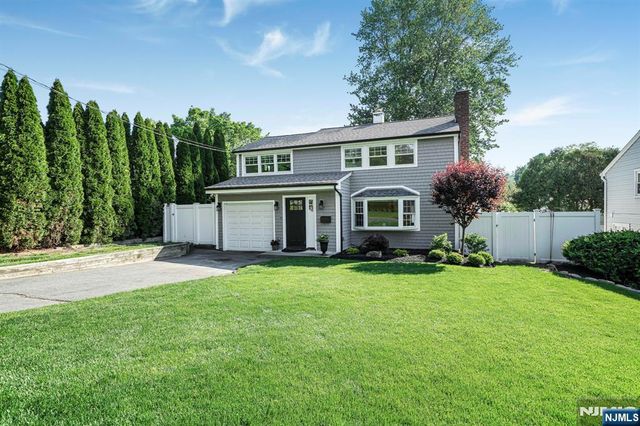 35 Stuart Street, Waldwick, NJ 07463