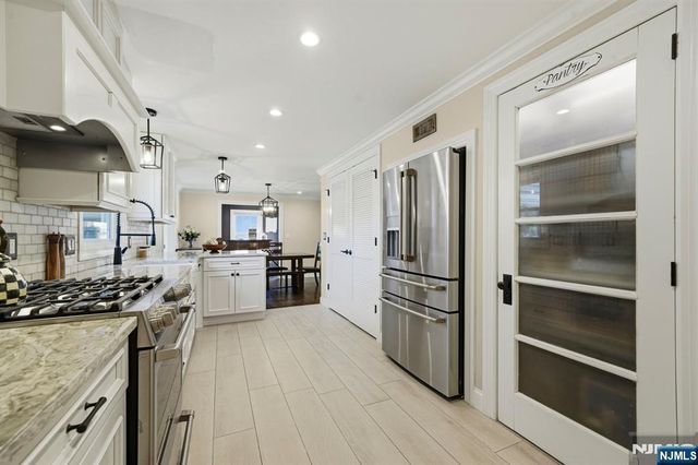 35 Stuart Street, Waldwick, NJ 07463