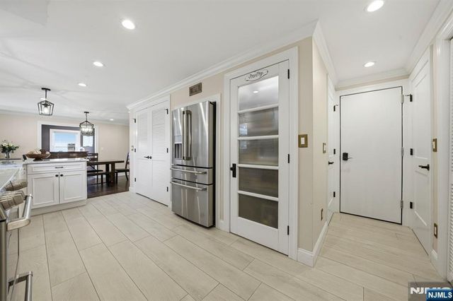 35 Stuart Street, Waldwick, NJ 07463