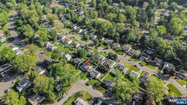 35 Stuart Street, Waldwick, NJ 07463