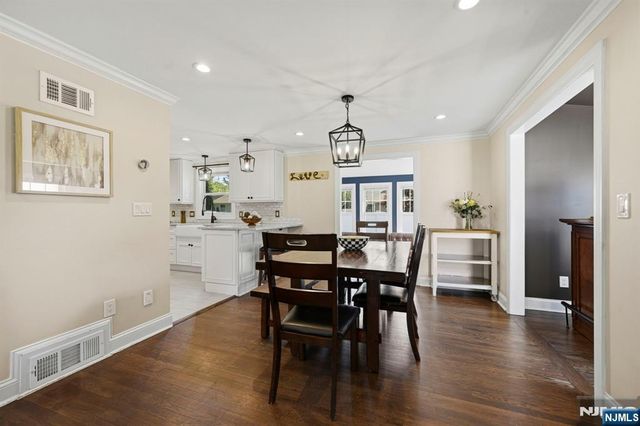 35 Stuart Street, Waldwick, NJ 07463