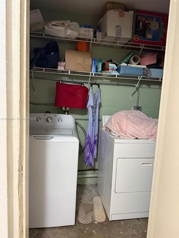 10201 SW 35th St, Miami, FL 33165