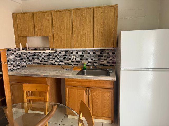 10201 SW 35th St, Miami, FL 33165