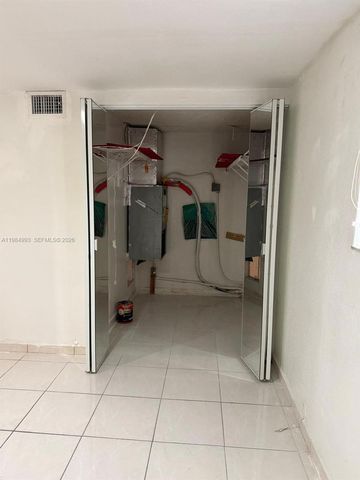 10201 SW 35th St, Miami, FL 33165