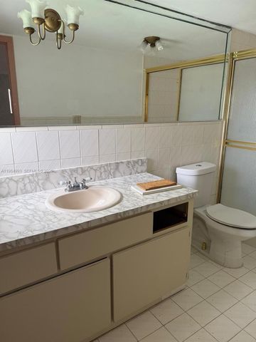 10201 SW 35th St, Miami, FL 33165