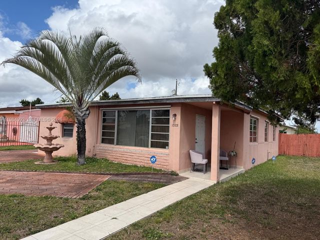 10201 SW 35th St, Miami, FL 33165
