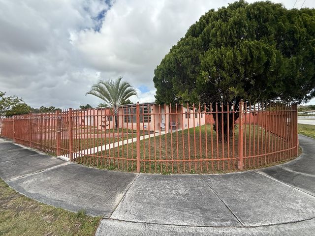 10201 SW 35th St, Miami, FL 33165