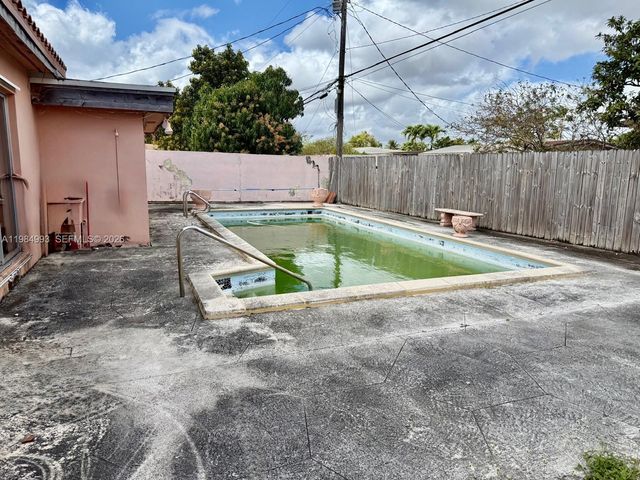 10201 SW 35th St, Miami, FL 33165