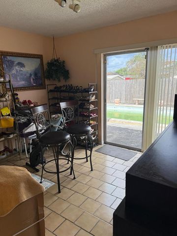 10201 SW 35th St, Miami, FL 33165