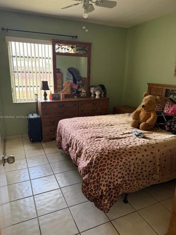 10201 SW 35th St, Miami, FL 33165