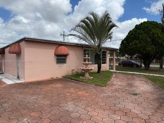 10201 SW 35th St, Miami, FL 33165