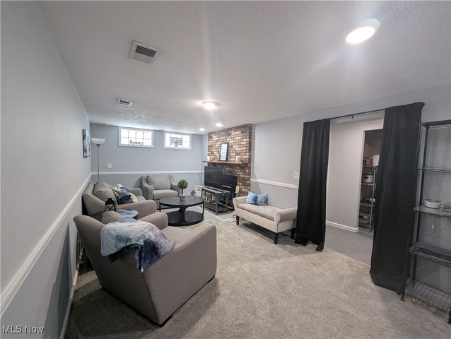 226 E 286th Street, Willowick, OH 44095