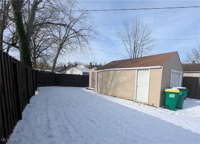 226 E 286th Street, Willowick, OH 44095