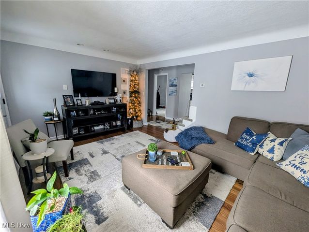 226 E 286th Street, Willowick, OH 44095