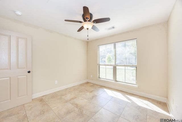 133 Scott St, Madisonville, LA 70447