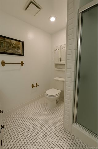 32756 Barclay Square, Warren, MI 48093