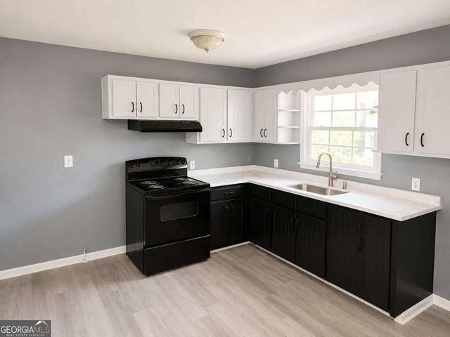 1962 Pine Oak Drive SW, Atlanta, GA 30310