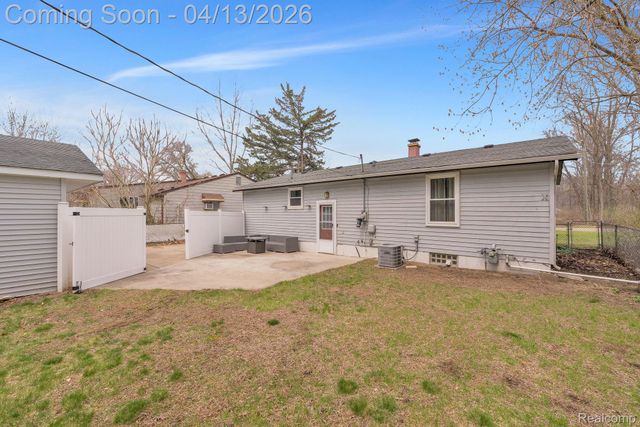 35815 Cypress Street, Romulus, MI 48174