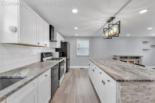 35815 Cypress Street, Romulus, MI 48174