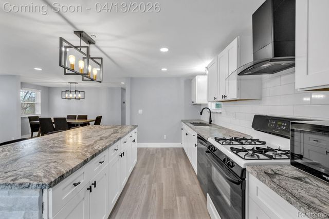 35815 Cypress Street, Romulus, MI 48174