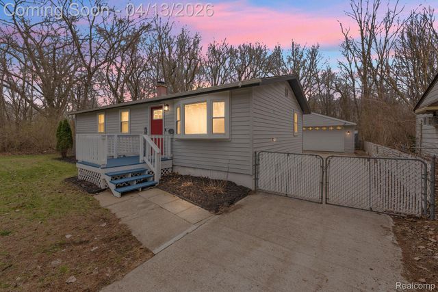 35815 Cypress Street, Romulus, MI 48174