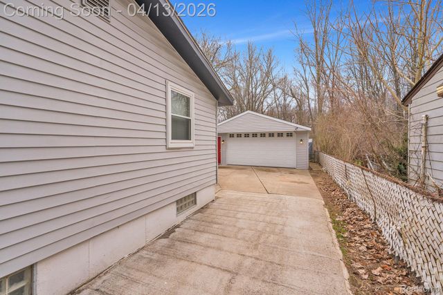 35815 Cypress Street, Romulus, MI 48174