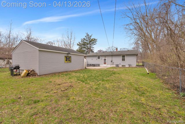 35815 Cypress Street, Romulus, MI 48174