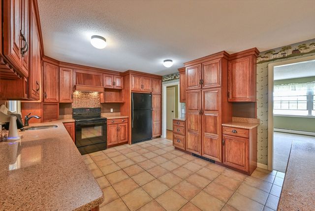 19 Sawmill Road, Dudley, MA 01571