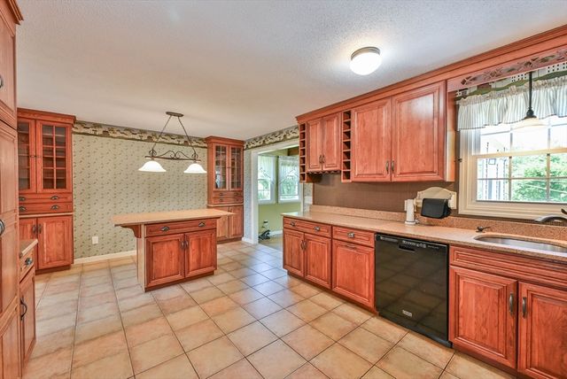 19 Sawmill Road, Dudley, MA 01571