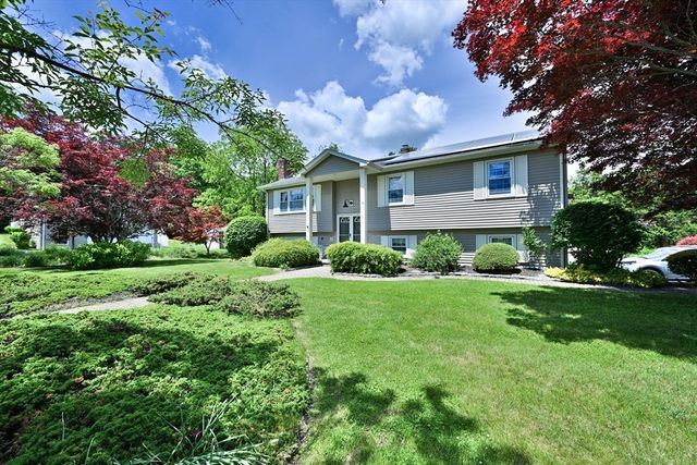 19 Sawmill Road, Dudley, MA 01571