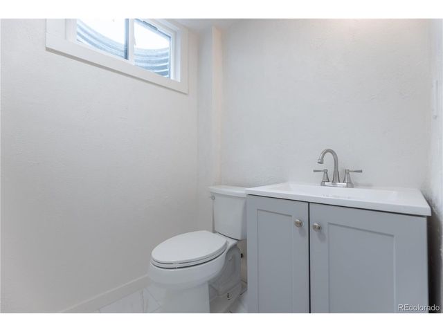 208 Elm Ct, Castle Rock, CO 80104