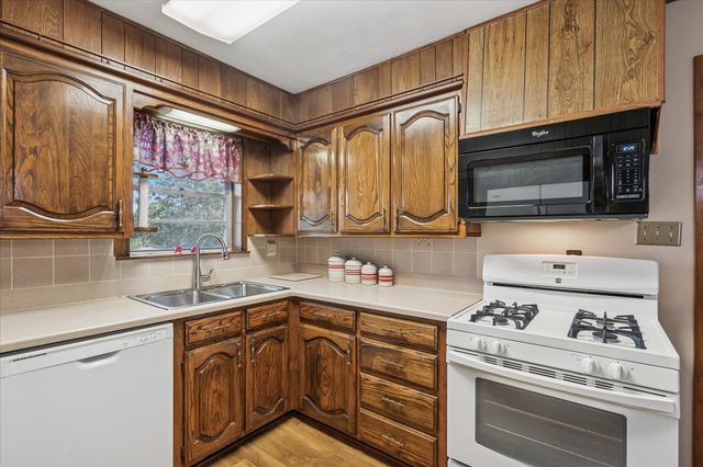 2810 Glenwood Lane, Denton, TX 76209
