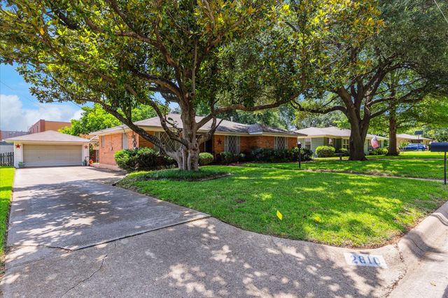 2810 Glenwood Lane, Denton, TX 76209