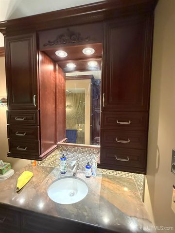 46333 Us 41 Highway, Houghton, MI 49931