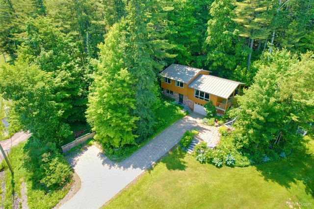 46333 Us 41 Highway, Houghton, MI 49931