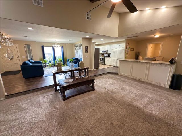 617 SW 104th Place, Oklahoma City, OK 73139