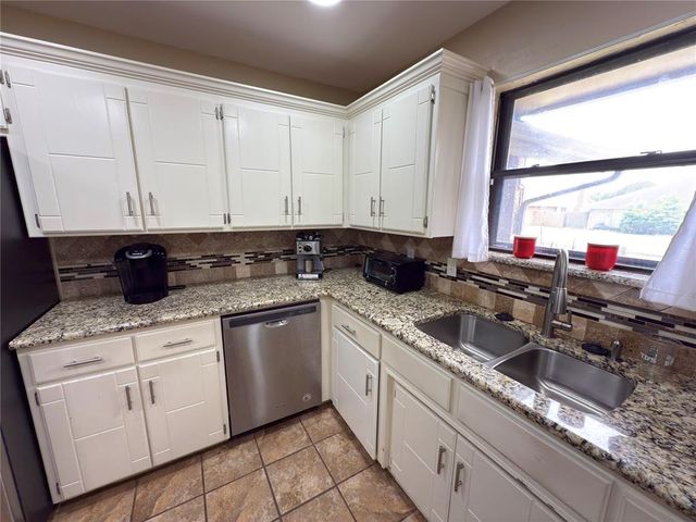 617 SW 104th Place, Oklahoma City, OK 73139