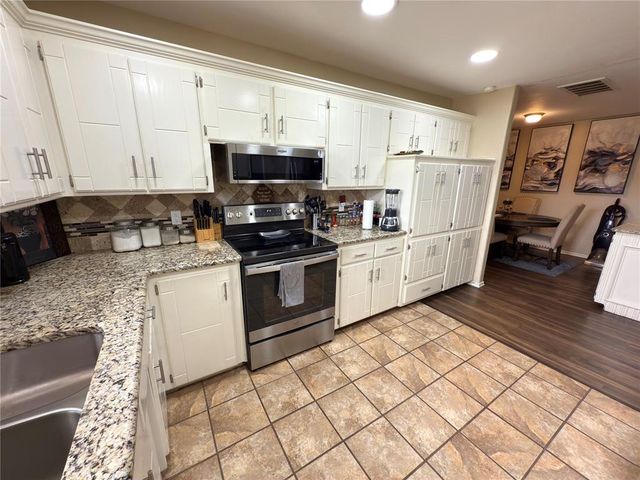 617 SW 104th Place, Oklahoma City, OK 73139