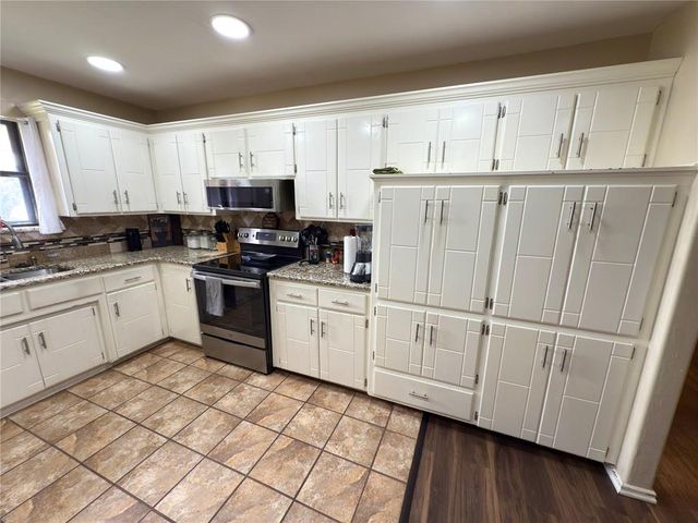 617 SW 104th Place, Oklahoma City, OK 73139