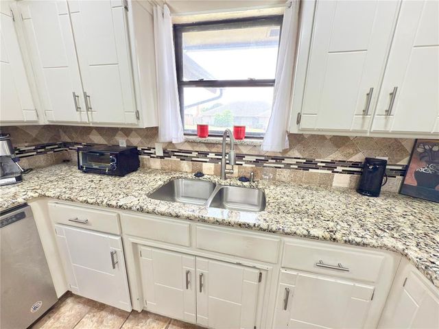 617 SW 104th Place, Oklahoma City, OK 73139