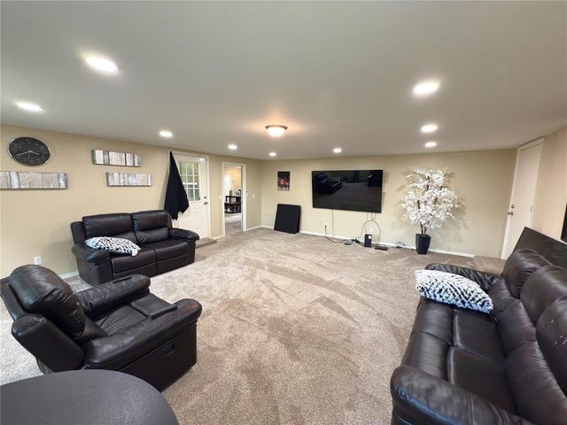 617 SW 104th Place, Oklahoma City, OK 73139