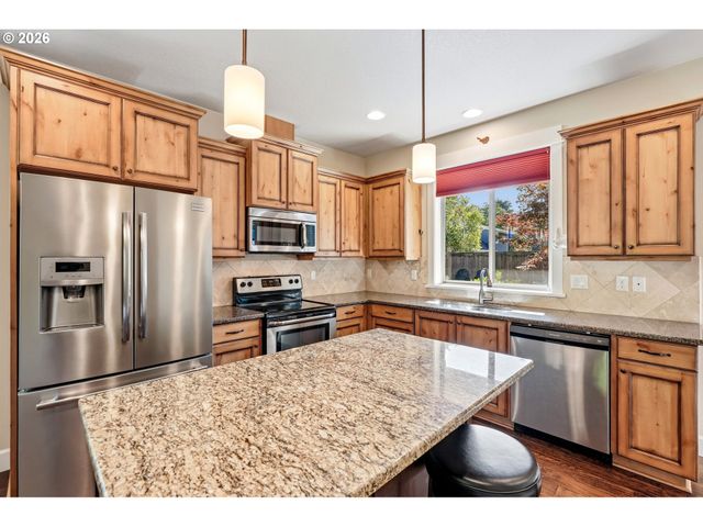 1116 TAYLOR St, Oregon City, OR 97045