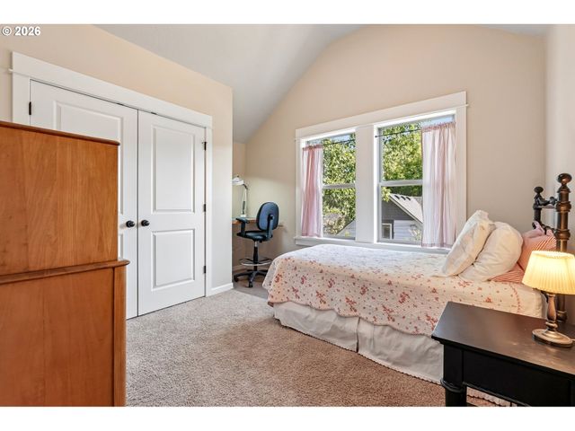 1116 TAYLOR St, Oregon City, OR 97045