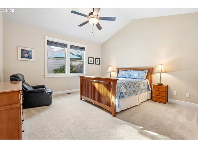 1116 TAYLOR St, Oregon City, OR 97045