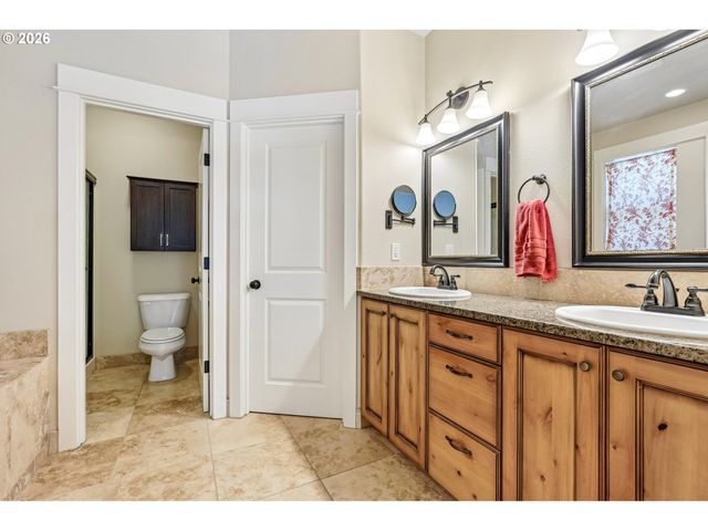 1116 TAYLOR St, Oregon City, OR 97045