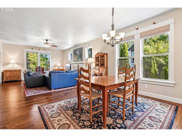 1116 TAYLOR St, Oregon City, OR 97045