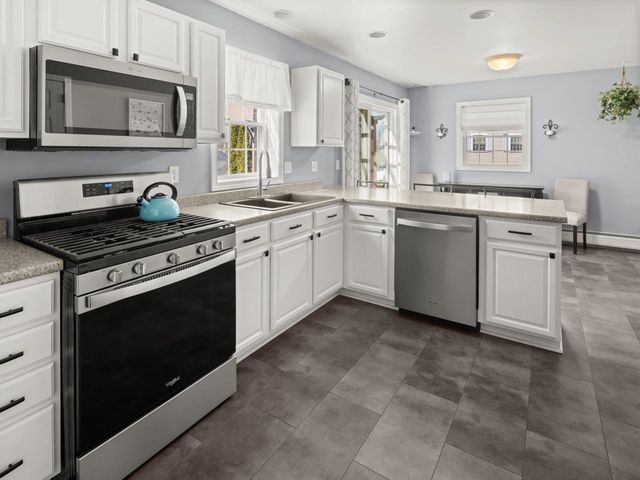 98 Hunting Ridge Lane, Milton, VT 05468