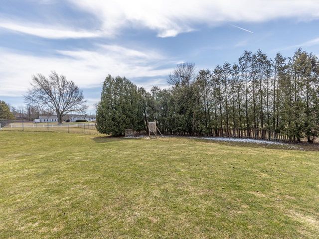 98 Hunting Ridge Lane, Milton, VT 05468