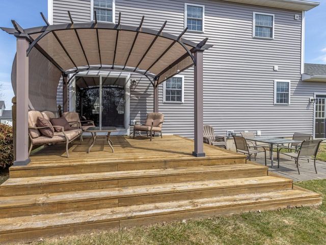 98 Hunting Ridge Lane, Milton, VT 05468