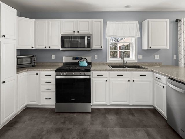 98 Hunting Ridge Lane, Milton, VT 05468